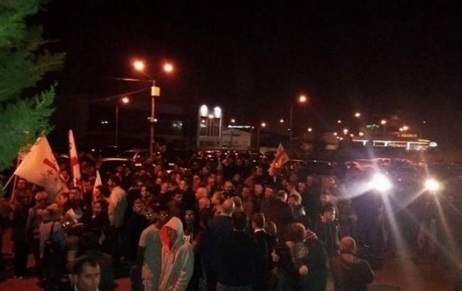 В Тбилиси у Центризбиркома прошла акция протеста сторонников ЕНД