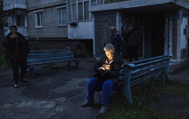 Чому в Україні зникає зв'язок та інтернет, коли немає світла: пояснення Мінцифри