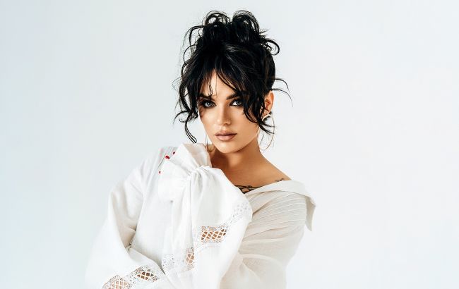 "Зброя в гардеробі". Стилістка пояснила новий тренд у світі моди