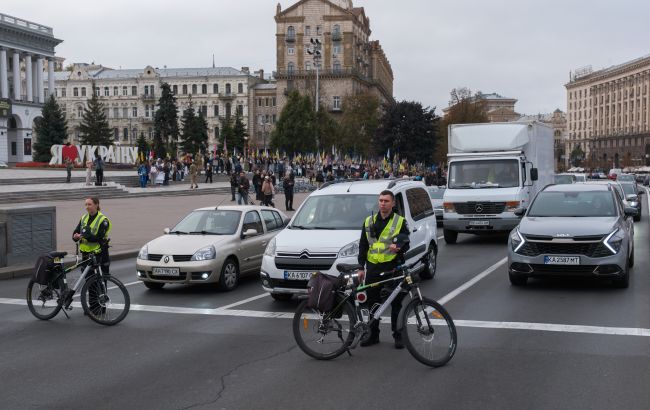 Хвилина мовчання в Києві зупинятиме Хрещатик щодня: у КМДА назвали винятки