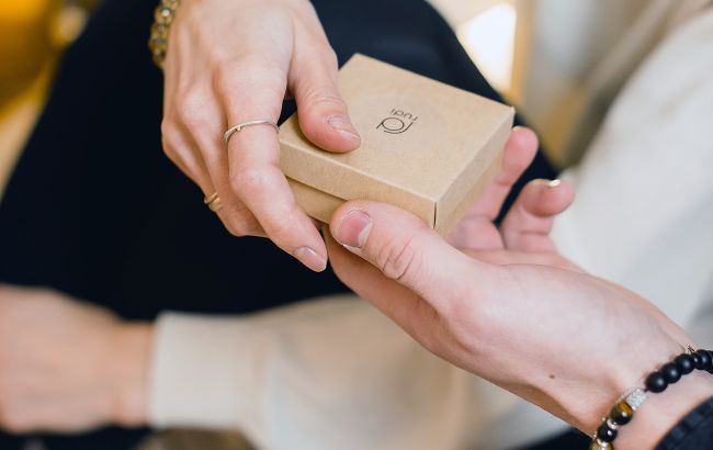 Никогда не дарите эти вещи мужчинам: приносят разлуку и нищету