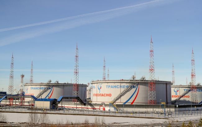 Британія допомагає РФ оплачувати війну в Україні через лазівку в імпорті нафти, - ЗМІ