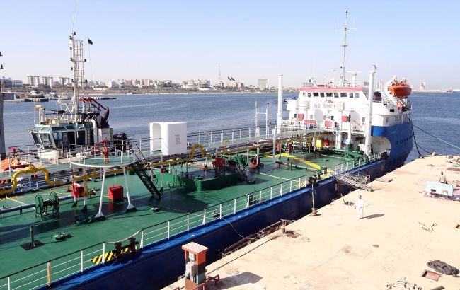 Британия ввела комплексный пакет санкций против танкерного флота РФ