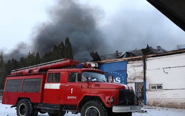 Россияне обстреляли инфраструктурный объект под Днепром