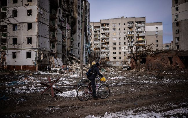 Чернигов и область снова атаковали оккупанты: повреждены две школы и ряд домов