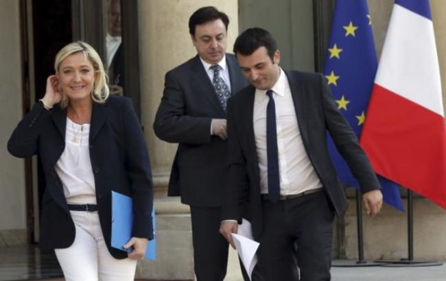 Глава партии Ле Пен ушел в отставку из-за высказываний о Холокосте