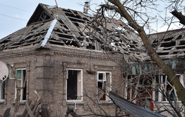 Росіяни вдарили ракетою по житловій забудові Краматорську, є поранена