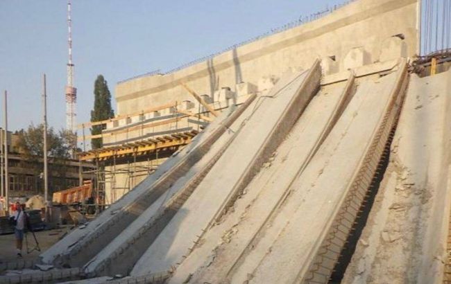 Обвал Дегтярівського мосту: в КМДА та Київавтодорі проводять обшуки