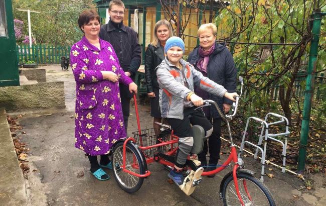 "Динамо" та Фонд Суркісів допомогають хлопчику у боротьбі зі страшною недугою