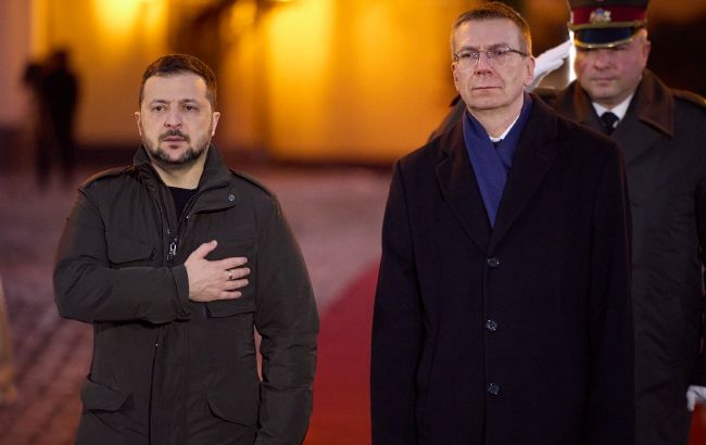 Гаубиці, боєприпаси й не тільки. Латвія анонсувала новий пакет допомоги Україні