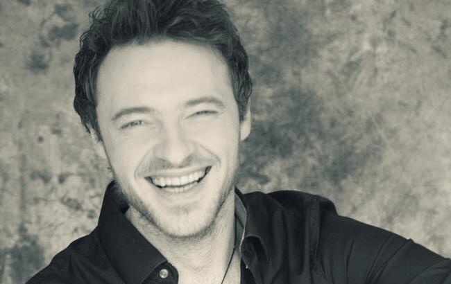 Француз чуттєво заспівав популярну українську пісню