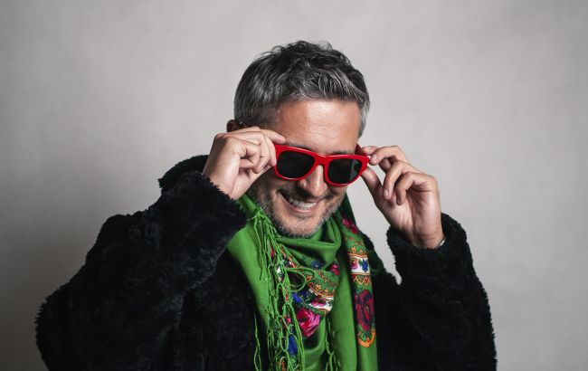 Известный украинский певец перевоплотился в романтического бродягу ради нового видео