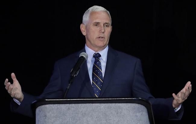 Россия по-прежнему стремится силой перерисовать международные границы, - Пенс