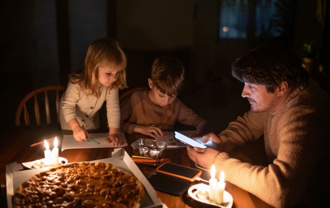 В "Укренерго" розповіли, чи вимикатимуть 16 серпня світло та попросили економити електроенергію