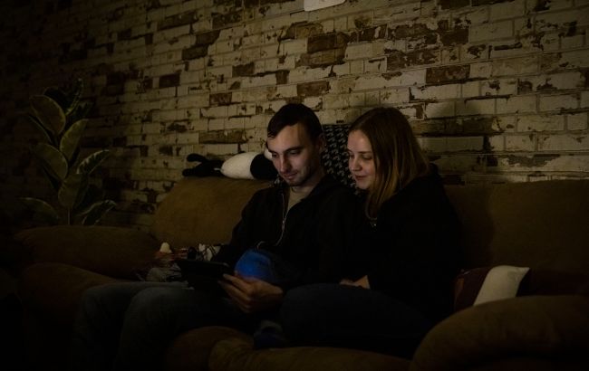 В Киеве начались почасовые отключения света: обнародованы графики