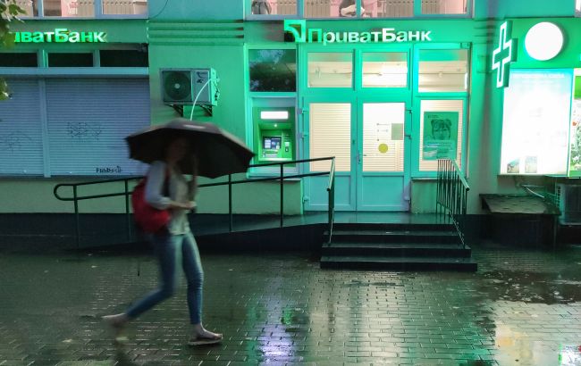 ПриватБанк открывает новые отделения: как они выглядят и чем отличаются от других (фото)