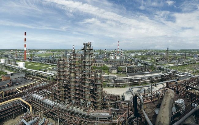 Стали відомі перші деталі про наслідки атаки на НПЗ у Рязані