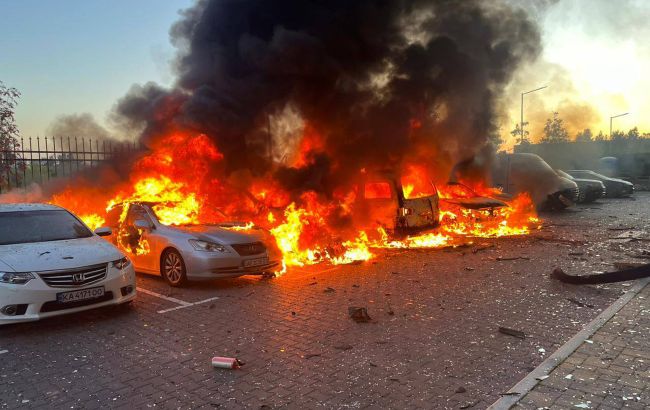 Пошкоджені будинки й автомобілі: росіяни вдарили дронами і ракетами по Київщині