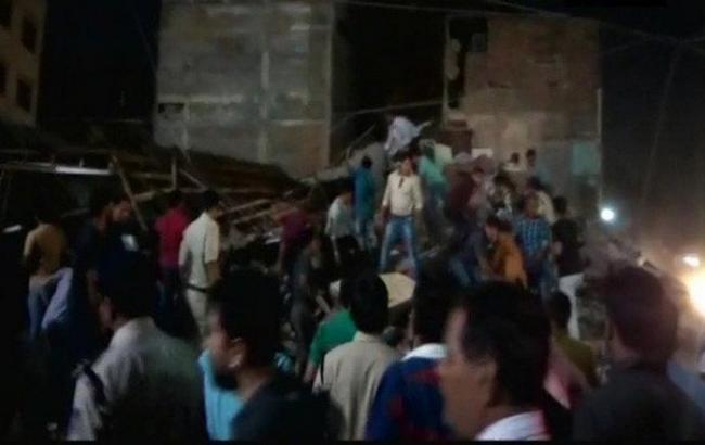 В Индии обрушился отель, погибли 9 человек