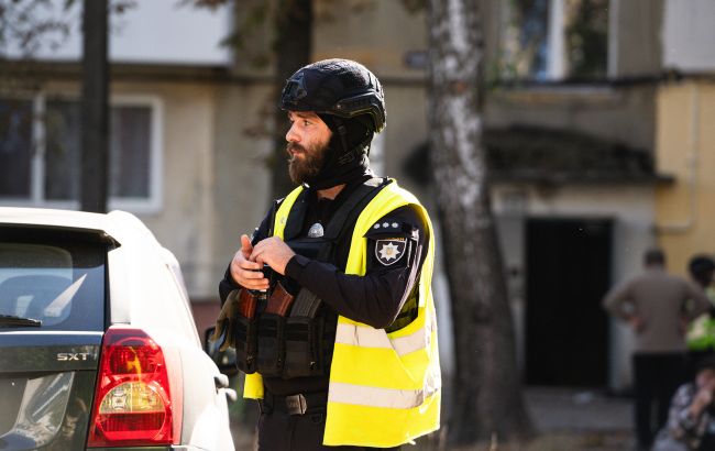 У Києві невідомі побили військового на кріслі колісному: що заявили у поліції