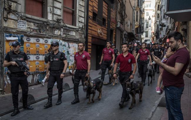 В Турции арестовали более 400 подозреваемых в финансовых махинациях