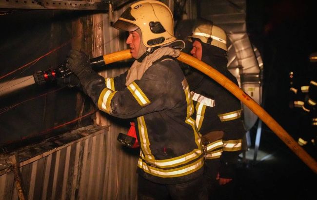 У Дніпропетровській області через атаку БпЛА спалахнули пожежі на підприємствах