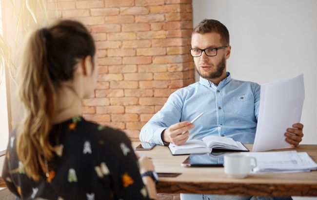 Нова тенденція. У Польщі шукають на роботу висококваліфікованих українців
