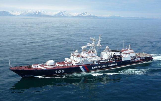 Российские пограничники обстреляли судно КНДР в Японском море