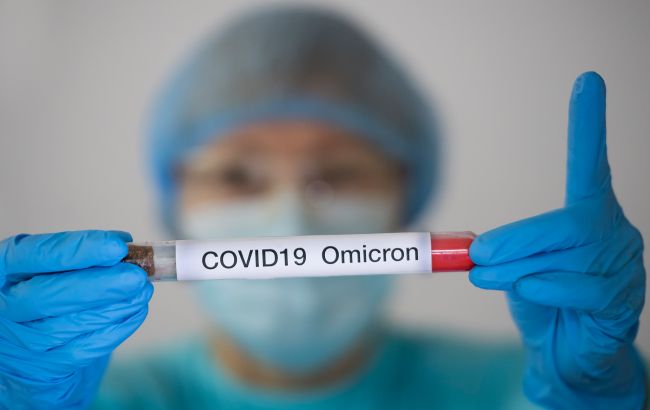 Хворих меншає, але COVID-19 не зник: яка зараз ситуація в Україні