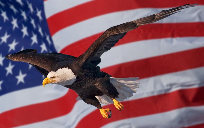 Трамп посилює торговий тиск: світові валюти падають, долар зміцнюється