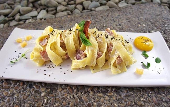 Паста Карбонара со сливками и горчицей: даже лучше, чем в Италии