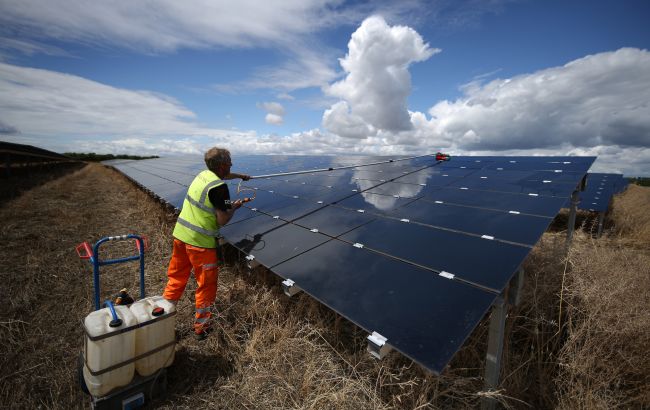 "Сонячний удар": США ввели мита до 3521% на імпорт батарей з Азії