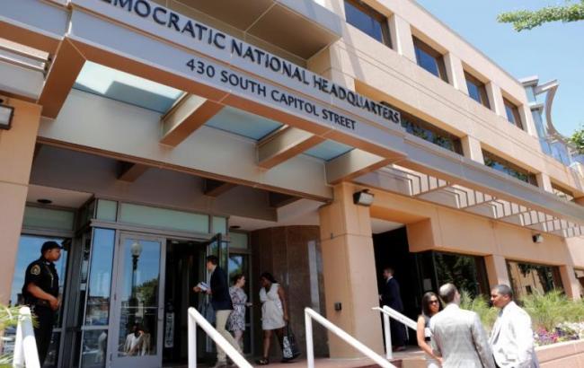 ФБР расследует новые попытки взлома телефонов Демпартии