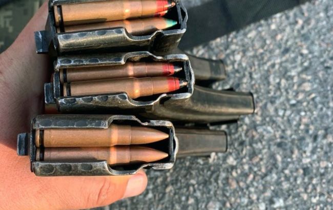 На въезде в Киев остановили мужчину с полной машиной оружия