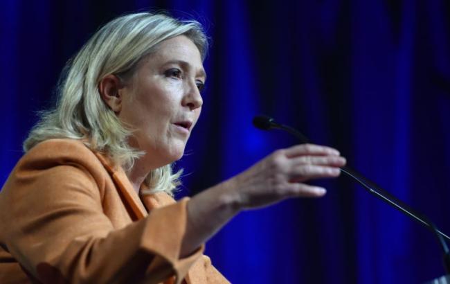 Марин Ле Пен заявила, что отходит от руководства своей партией