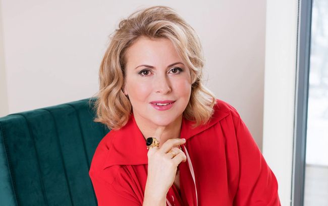 Елена Деревянко: В мирное время еще была возможность прикрыть пустоту красноречием, но ураган военного времени срывает маски