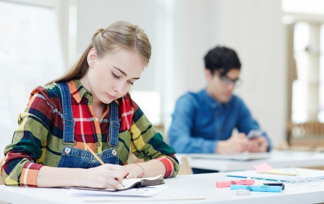 Як абітурієнтам здати мультитест за кордоном в цьому році: відповідь МОН