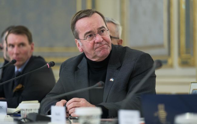 За РФ та Китаєм будуть наглядати з космосу: Пісторіус вже домовився з Австралією