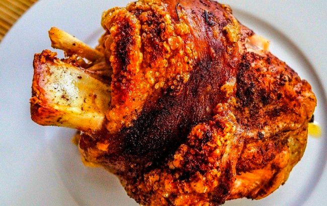 Готовим свиную рульку: получается вкусная и сочная