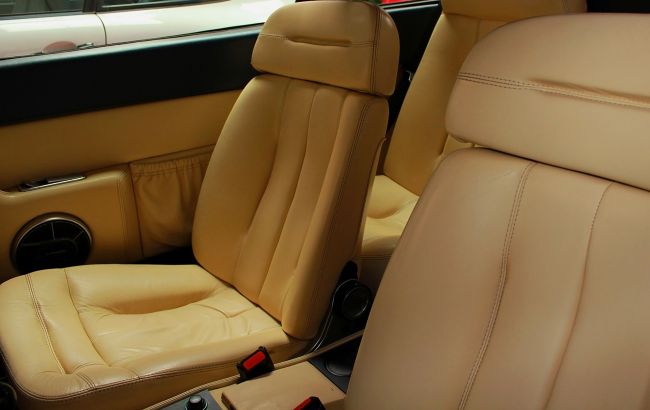 Як легко почистити сидіння автомобіля від плям: знадобиться мінімум коштів