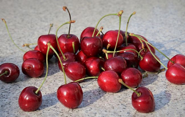 Фрукт-гибрид: на украинском рынке необычная ягода стала очень популярной