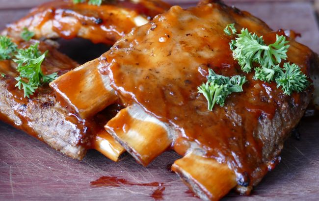 Суддя МастерШеф поділився рецептом свинячих реберець: у вас потечуть слинки
