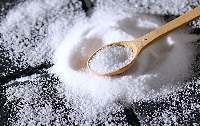 Тянет на солененькое? Врачи объяснили, о чем сигналит ваш организм