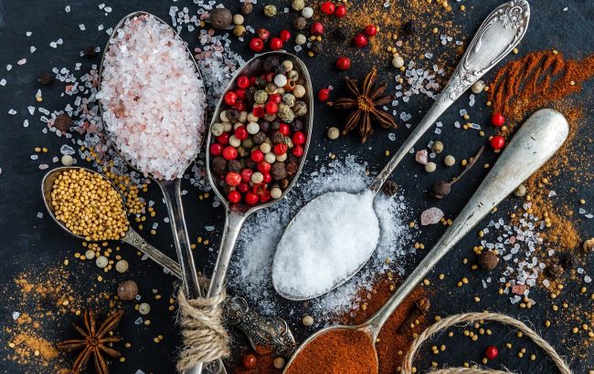 Ученые назвали специю, помогающую избавиться от жира на животе