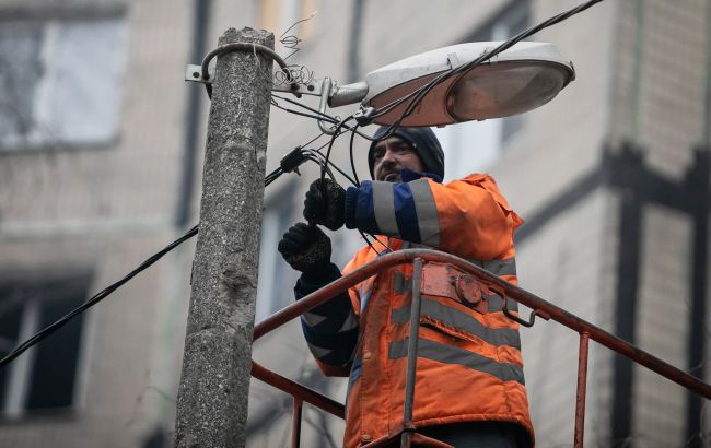 За три дні енергетики відновили електрику у понад 28 тисячах осель, - ДТЕК