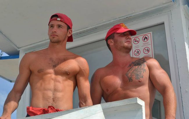 Вот так выглядят лайфгарды в Киеве: круче, чем спасатели Малибу!