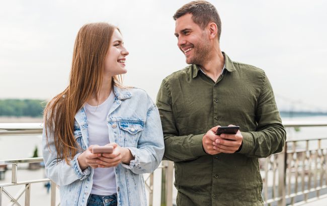 Як швидко зачарувати незнайому людину: п'ять простих способів завоювати симпатію