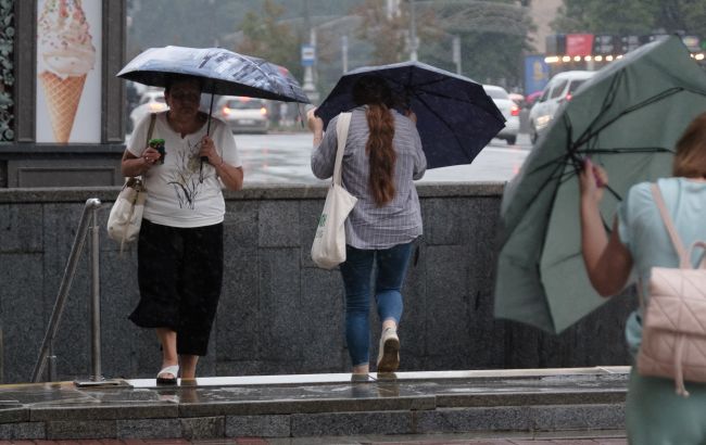 Дощі та прохолодні ночі: де на вихідних можливі опади з грозою