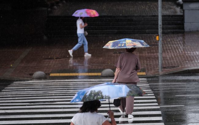 Дощі на сході, спека на півдні: що готує погода сьогодні