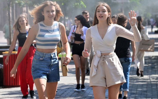 На заході зливи, на півдні спека: синоптик розповіла, що чекати від погоди 29 липня